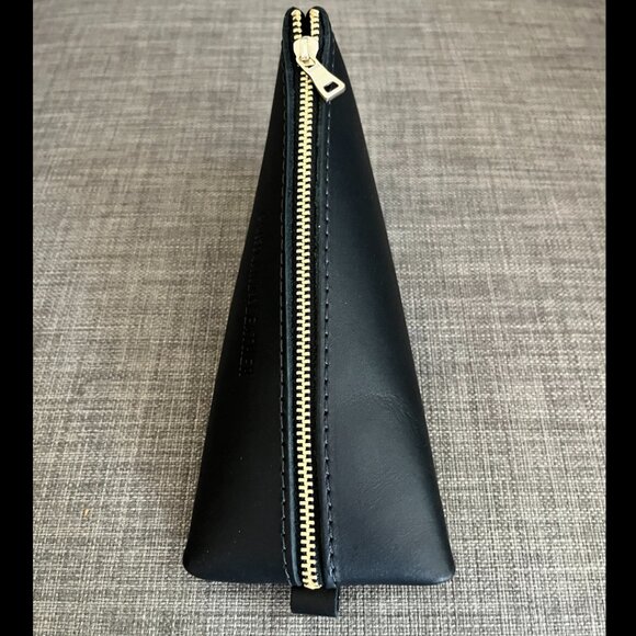 Portland Leather Alpine pouch in smooth black - brand new! - Picture 3 of 5